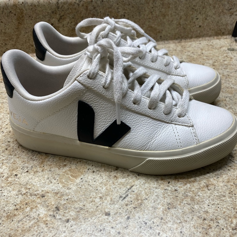 Veja good used condition fit like 6